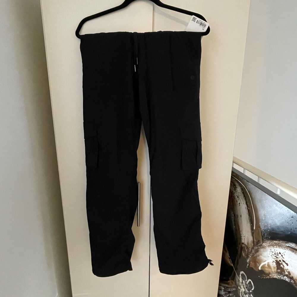 Lululemon Women's Dance Studio Relaxed-Fit Mid-Rise Cargo Pants - Picture 3 of 7